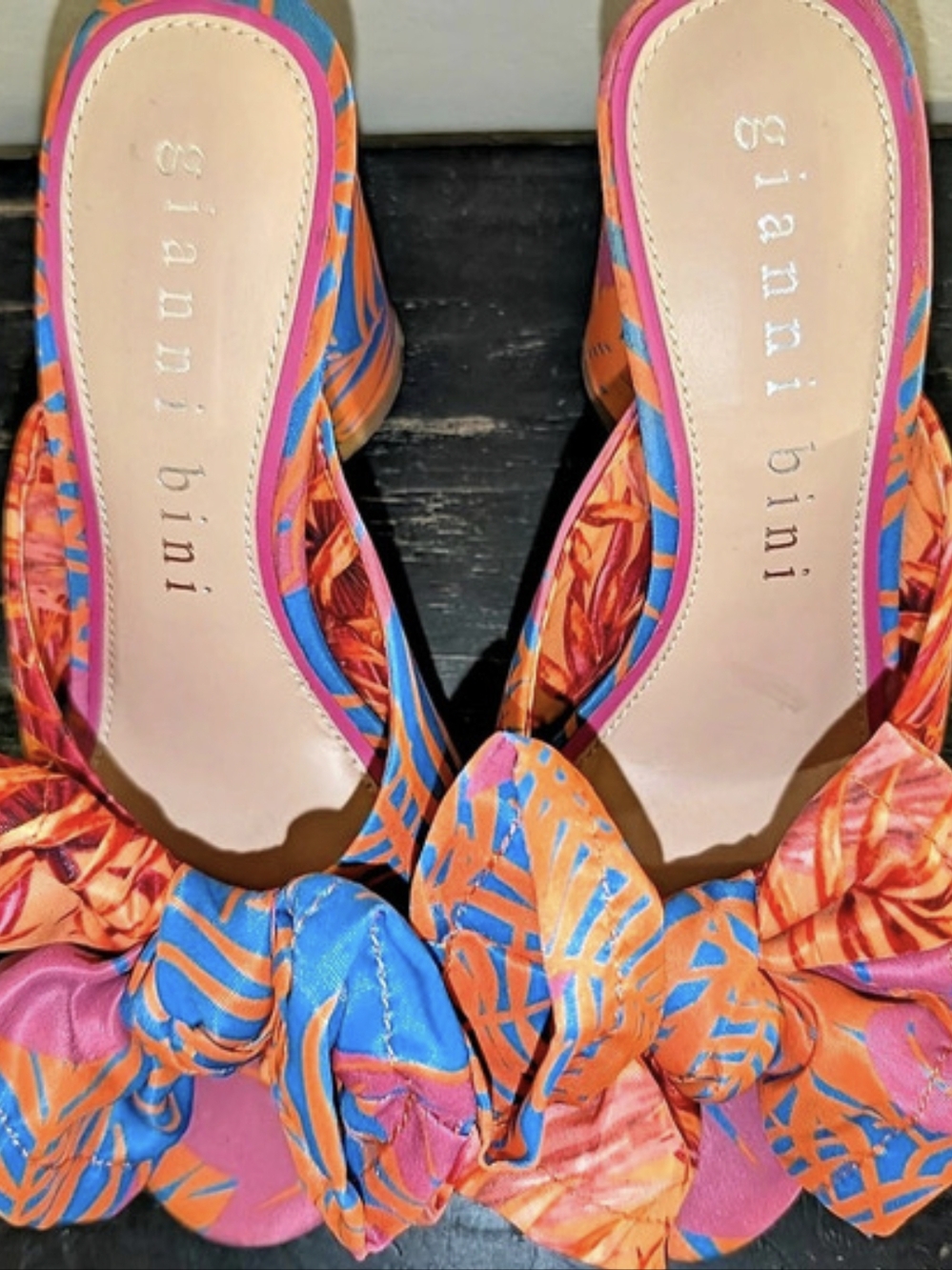 Gianni Bini Tropical Print Bow Block Heel Sandals Mule Heels Orange & Blue